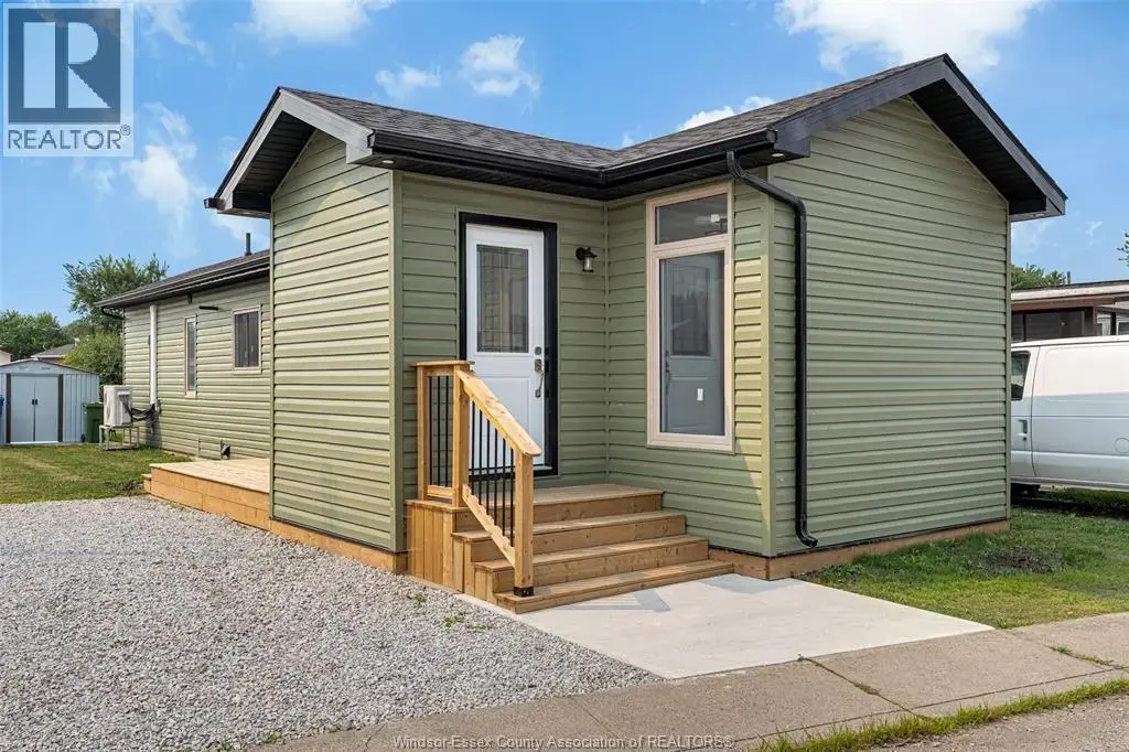 77 Julie Lane, Lakeshore